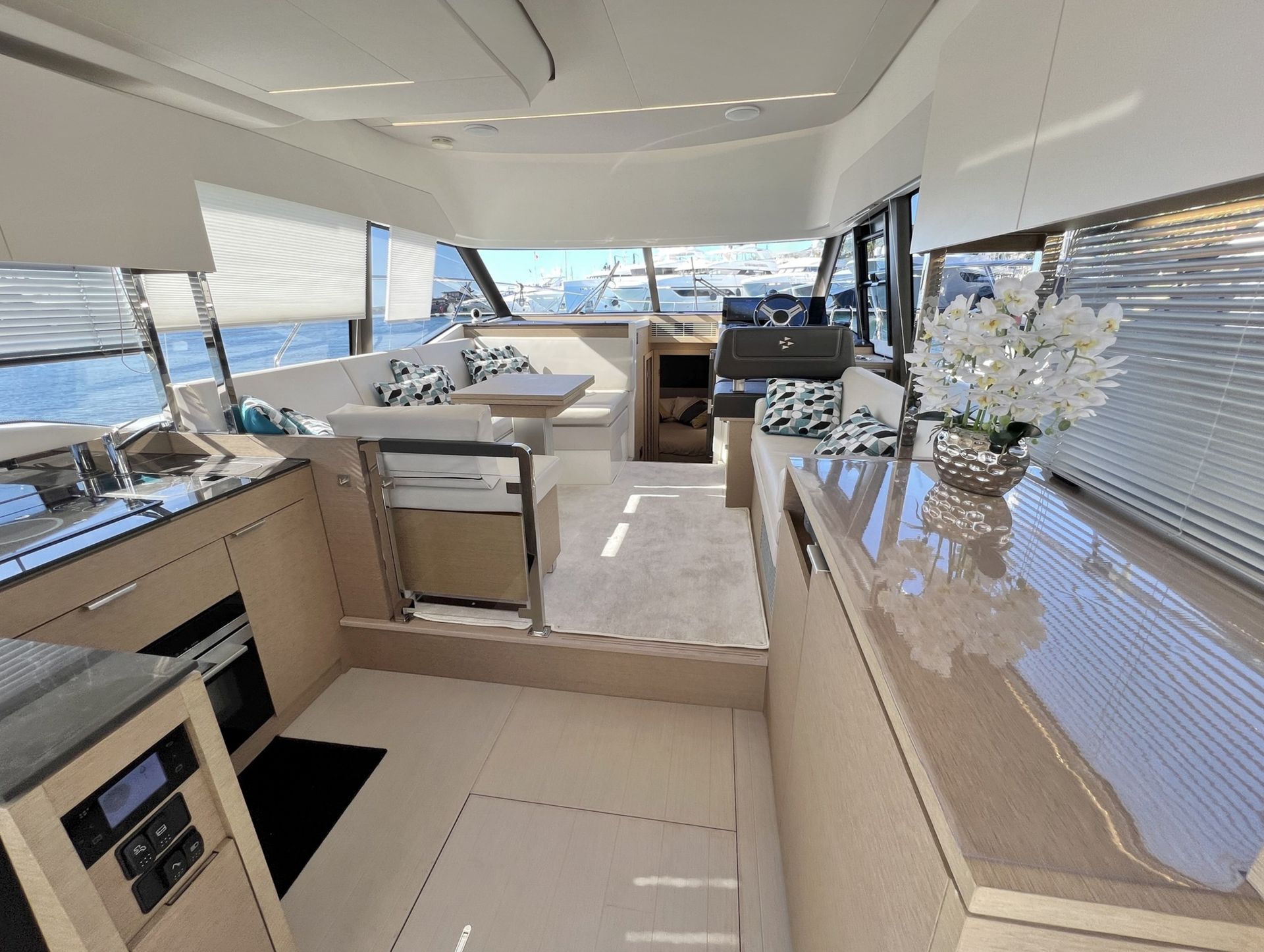 slider 1 Prestige Yachts Prestige 420 Fly